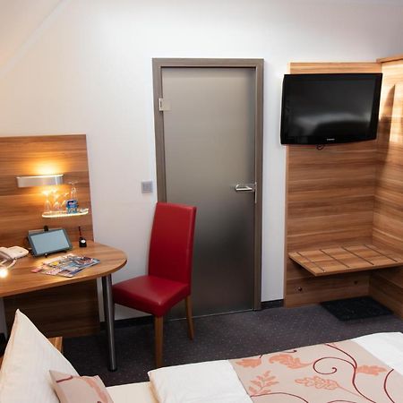 Burgschaenke, Hotel & Restaurant - E-Mobilitaet Ladestationen Fuer Elektroautos Burgthann Экстерьер фото